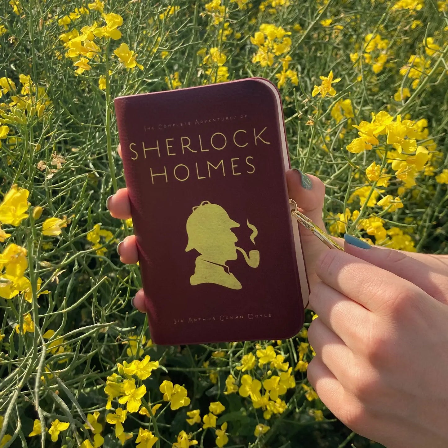 Well Read Sherlock Holmes Silhouette Zip-Around Wallet